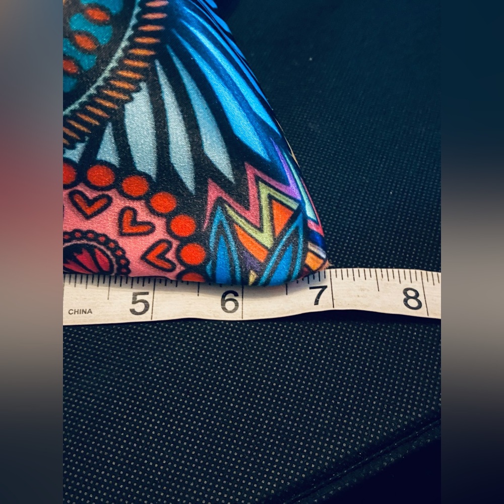 Chulatulum Triangular Wristlet - image 8